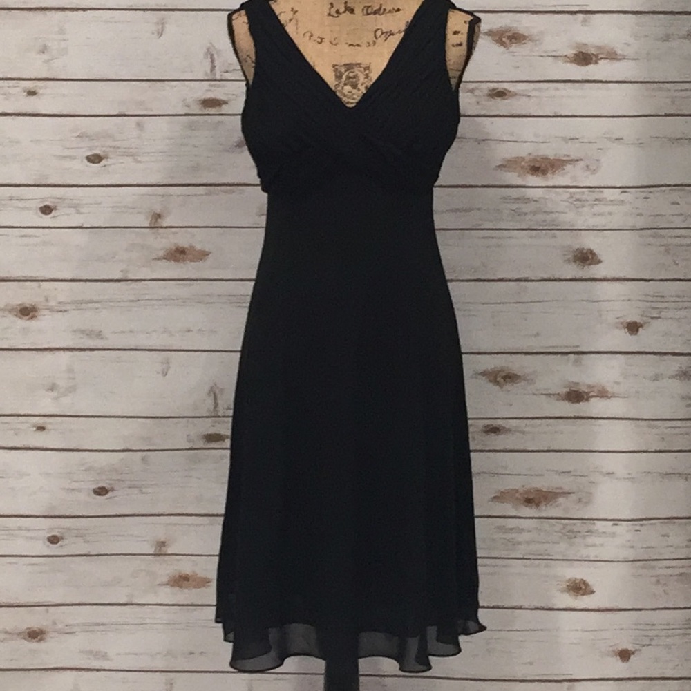 Adrianna Papell Elegant Black Midi Dress